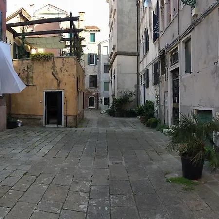 Apartment San Marco Quaggio *